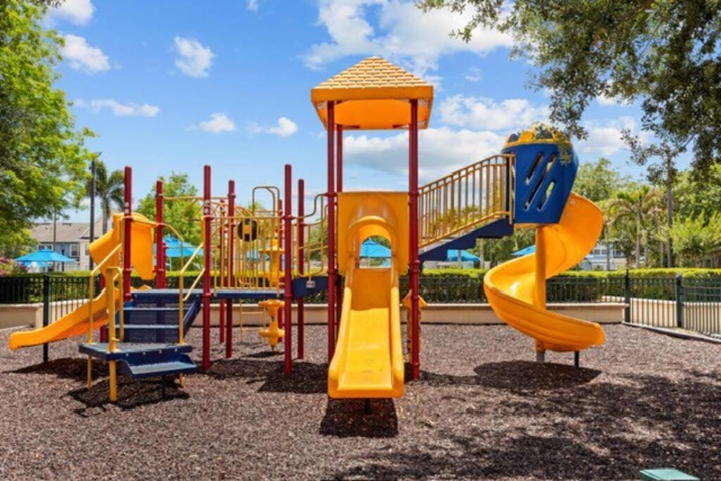 Holiday home Away From Near Disney! *